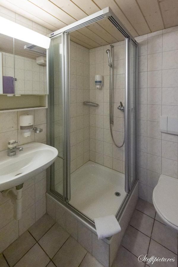 Hotel Krone Uetendorf Экстерьер фото